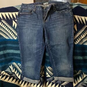 Selling Aeropostale capris. They are dark blue. Size 5/6.